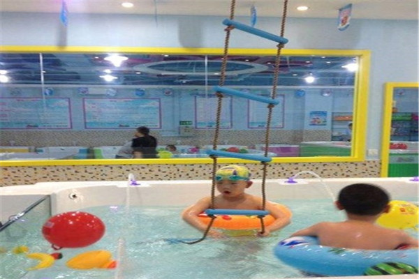 开心岛儿童游泳馆